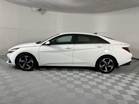 Used 2023 Hyundai Elantra Limited FWD image 5