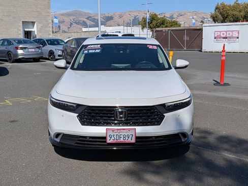 Used 2025 Honda Accord Touring image 2
