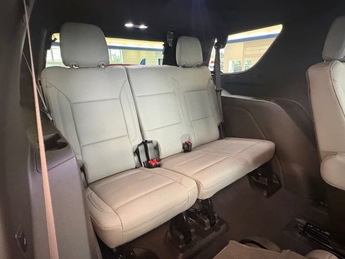 Used 2026 Chevrolet Tahoe LT w/ Comfort Package AWD/4WD image 32