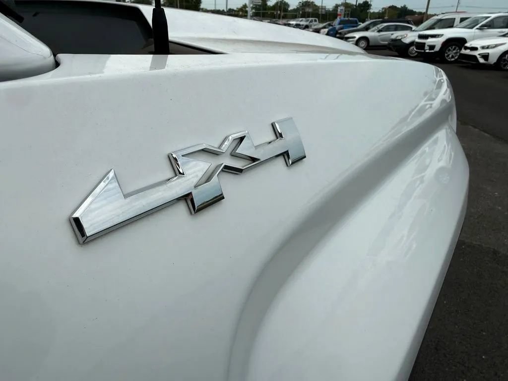 Used 2017 GMC Sierra 1500 4x4 Crew Cab image 12