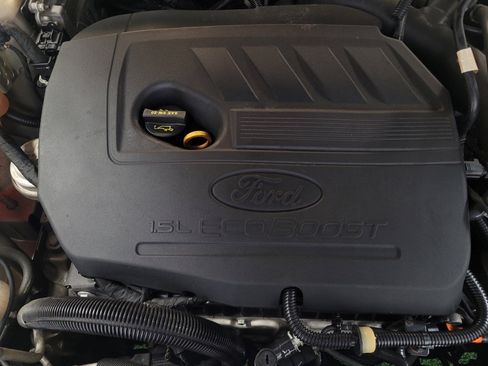 Used 2017 Ford Fusion SE w/ Fusion SE Technology Package image 30