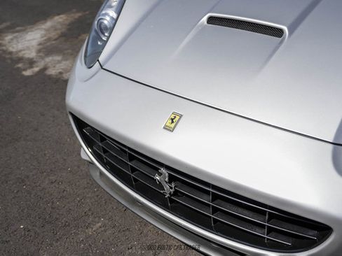 Used 2012 Ferrari California RWD image 56