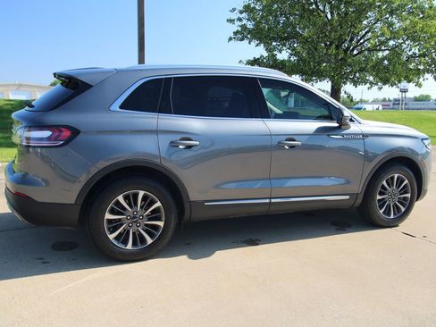Used 2023 Lincoln Nautilus FWD w/ Premium Package image 5