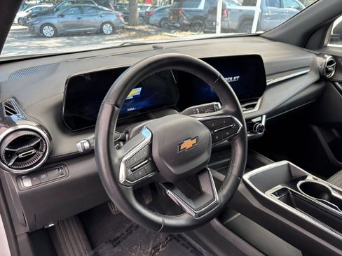 Used 2025 Chevrolet Equinox LT FWD image 34