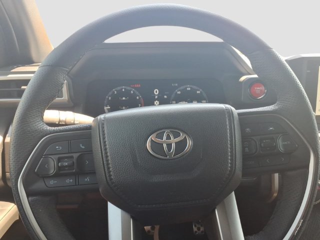 Used 2025 Toyota Tacoma TRD Sport AWD/4WD image 21
