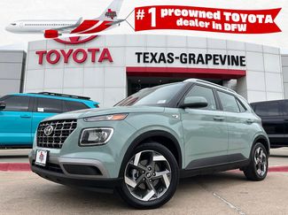 Used 2025 Hyundai Venue SEL video 1