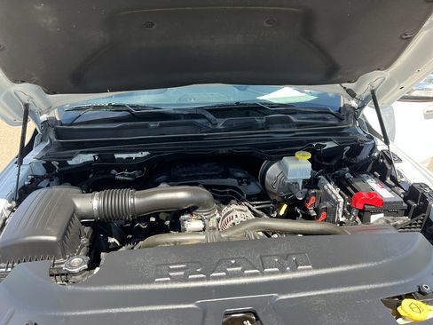 Used 2019 RAM 1500 Laramie RWD image 12