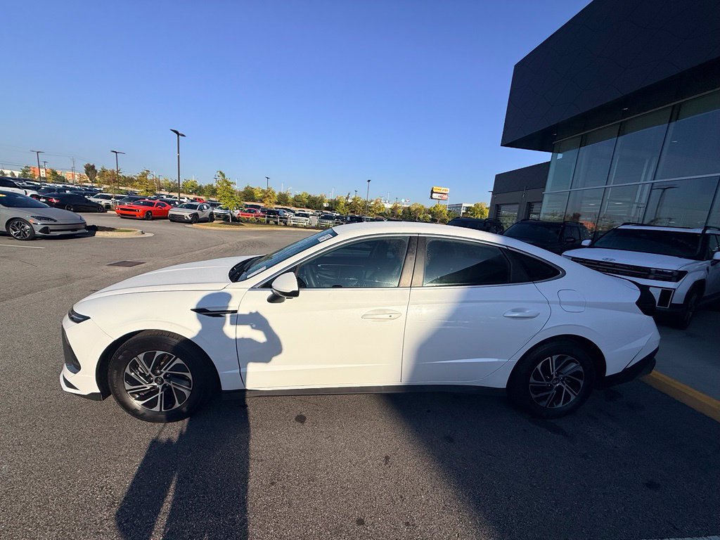 Used 2026 Hyundai Sonata Blue FWD image 3