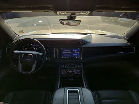 Used 2021 GMC Yukon XL Denali w/ Denali Premium Package image 21