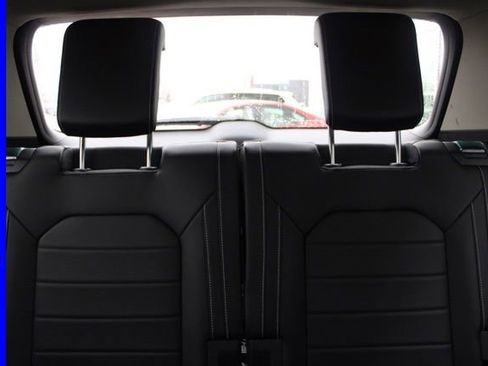 Used 2023 Volkswagen Atlas SEL Premium image 29