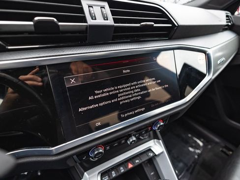 Used 2023 Audi Q3 2.0T Premium image 16