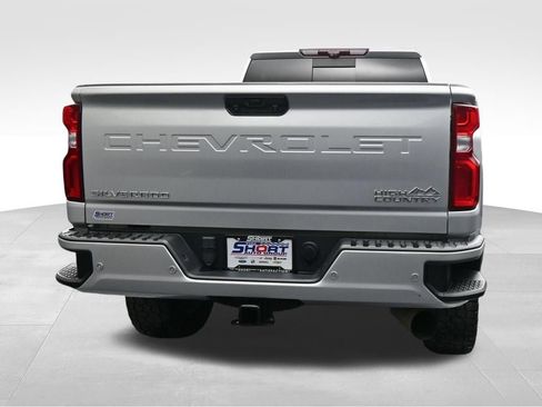 Used 2023 Chevrolet Silverado 3500 High Country w/ Z71 Off-Road Package AWD/4WD image 4