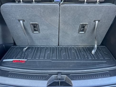 Used 2023 GMC Acadia Denali w/ Denali Ultimate Package image 18