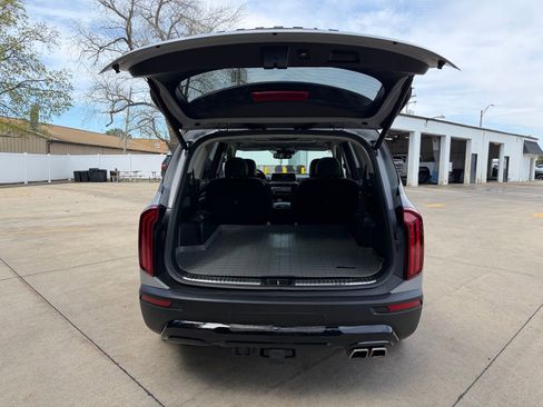 Used 2022 Kia Telluride SX w/ Nightfall Edition Package image 33