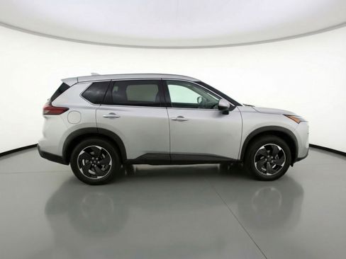 Used 2025 Nissan Rogue SV AWD/4WD image 11