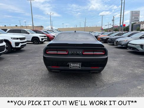 Used 2022 Dodge Challenger R/T Scat Pack RWD image 5