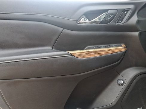 Used 2019 GMC Acadia Denali w/ Technology Package image 11