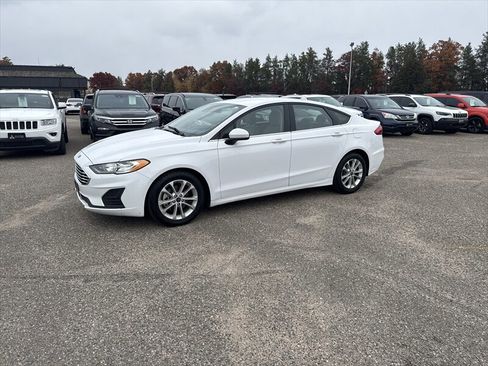 Used 2020 Ford Fusion SE FWD image 1