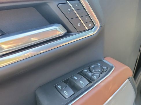 New 2025 GMC Sierra 3500 Denali Ultimate image 19