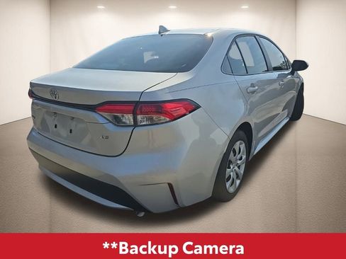 Used 2022 Toyota Corolla LE image 4