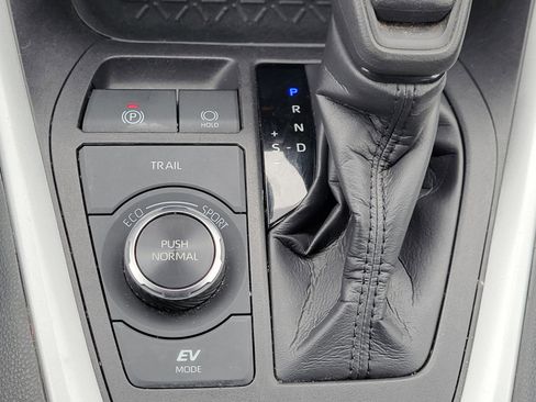 Certified 2024 Toyota RAV4 XLE image 30