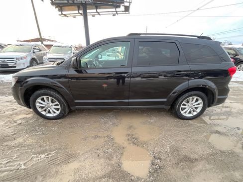 Used 2013 Dodge Journey SXT image 2