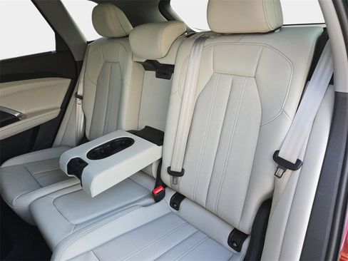 New 2025 Audi Q5 Prestige image 14