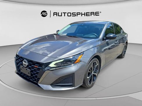 Used 2023 Nissan Altima 2.5 SR FWD image 3