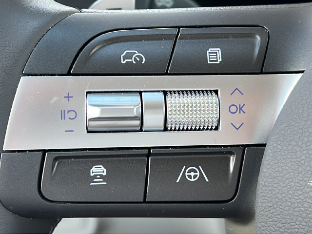 Certified 2025 Hyundai Kona Limited FWD image 27