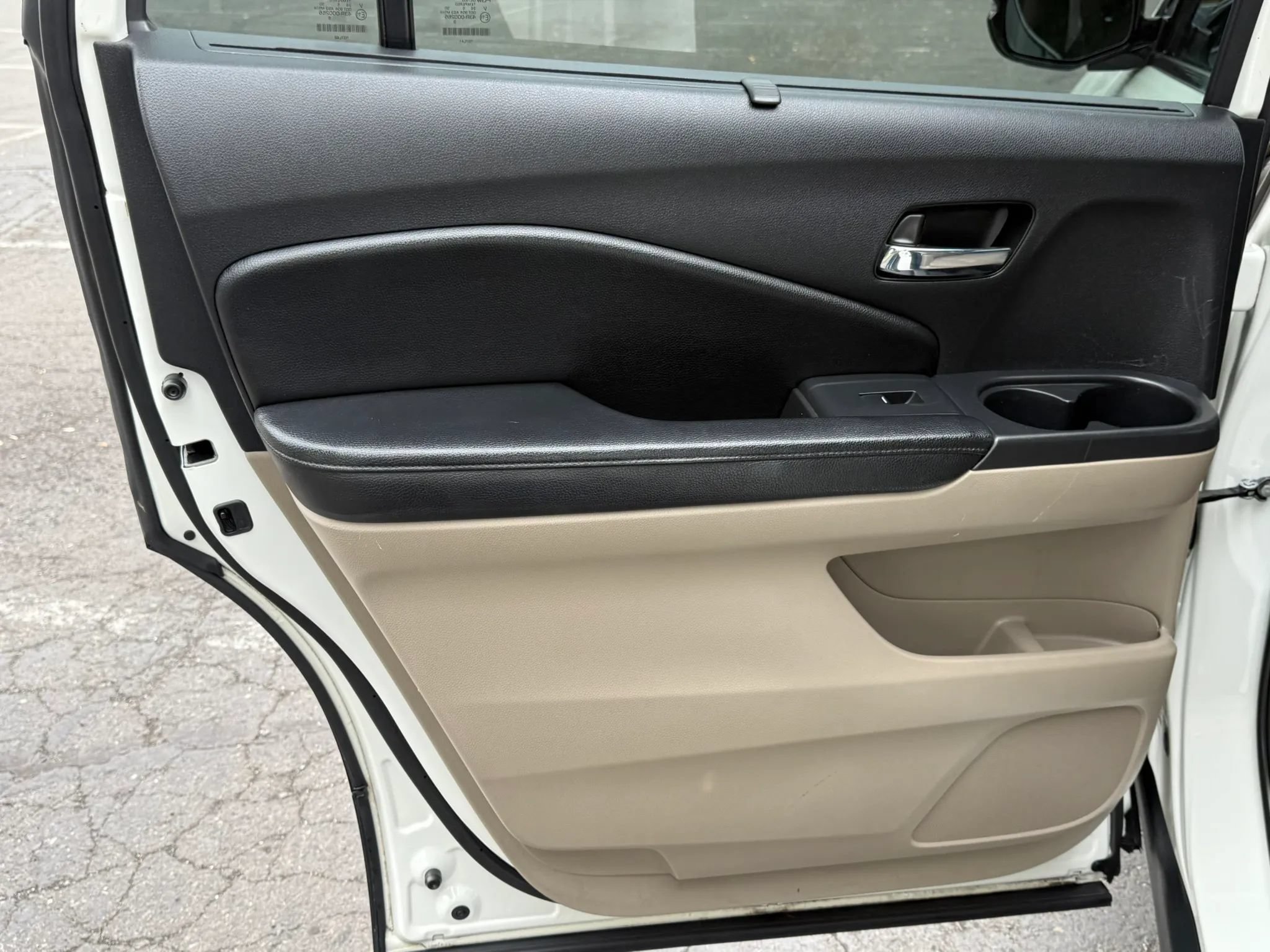 Used 2016 Honda Pilot Touring image 32