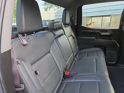 Used 2025 GMC Sierra 1500 SLT RWD image 38