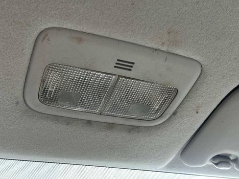 Used 2013 Toyota Corolla L FWD image 39