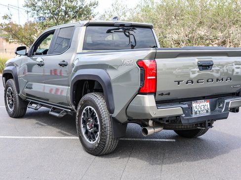 Certified 2024 Toyota Tacoma TRD Off-Road w/ TRD Off Road Upgrade Package AWD/4WD image 24