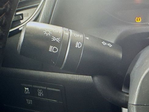 Used 2015 MAZDA MAZDA3 i Grand Touring image 12