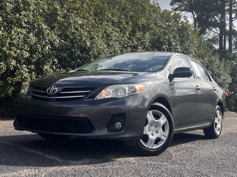 Used 2013 Toyota Corolla LE Special Edition image 1