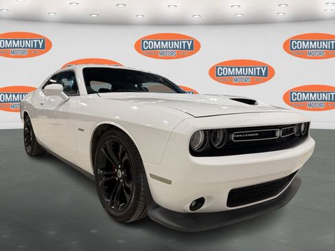 Used 2019 Dodge Challenger R/T image 11