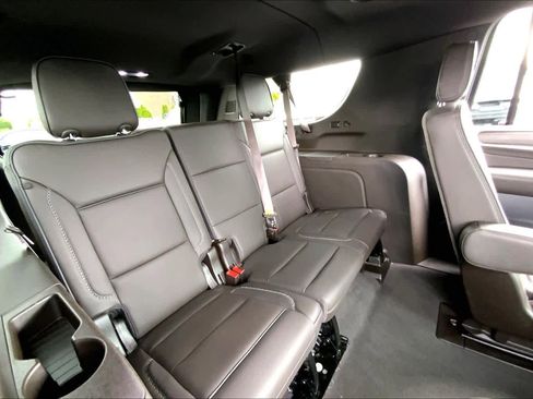 Used 2024 GMC Yukon XL Denali AWD/4WD image 19