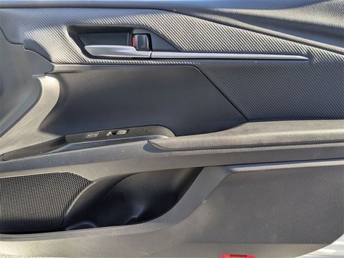 Used 2025 Toyota Camry SE image 35