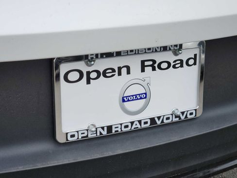 Certified 2023 Volvo XC40 B5 Plus w/ Driver Assist Package image 30