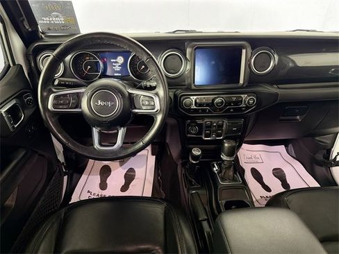 Used 2023 Jeep Wrangler Sahara image 22