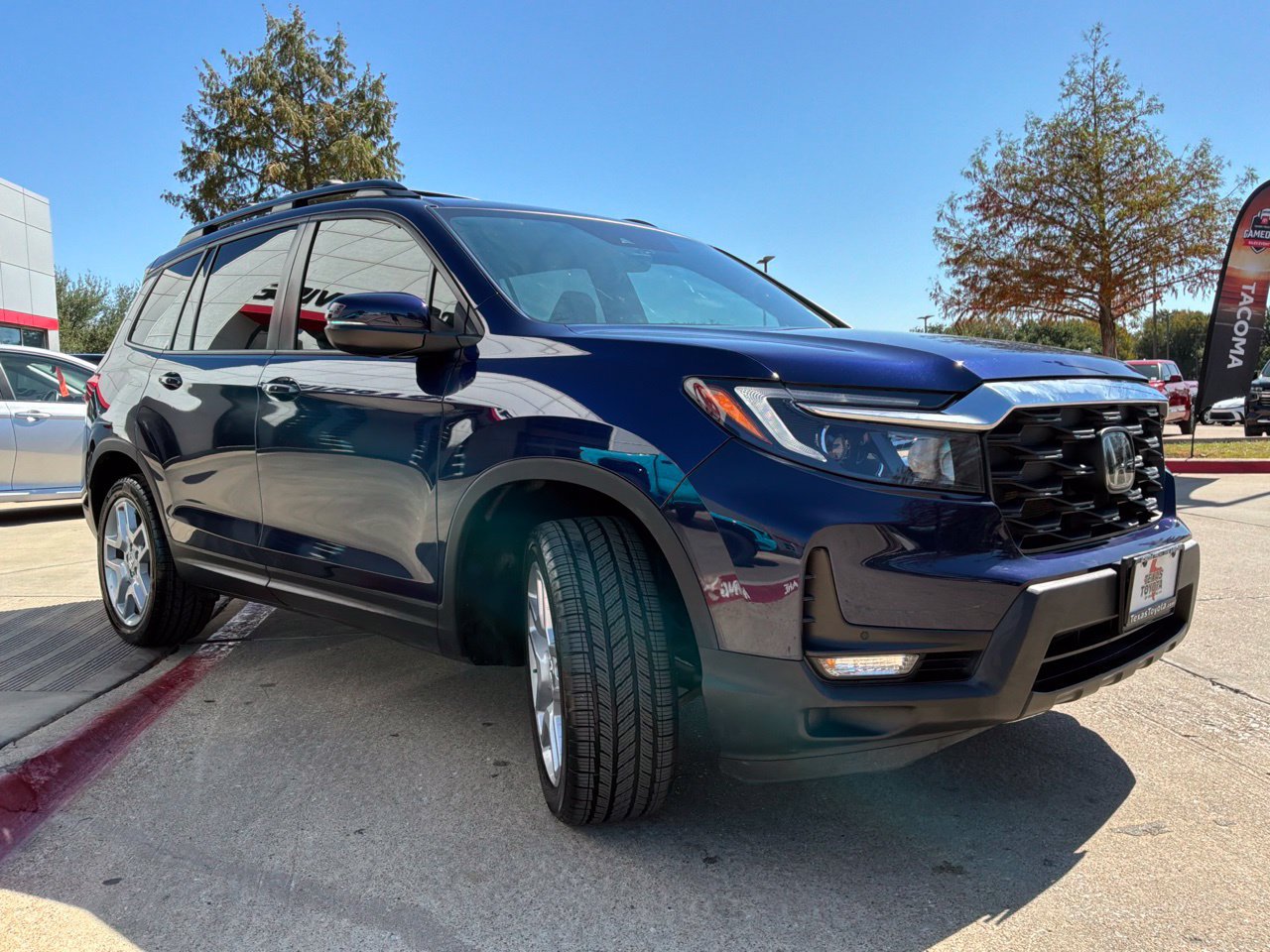 Used 2025 Honda Passport EX-L image 4
