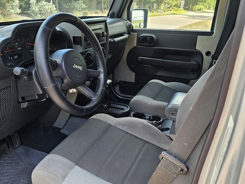 Used 2007 Jeep Wrangler Unlimited X image 6
