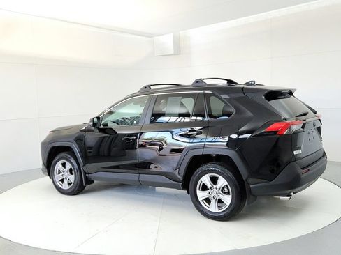 Used 2025 Toyota RAV4 XLE w/ Convenience Package AWD/4WD image 4