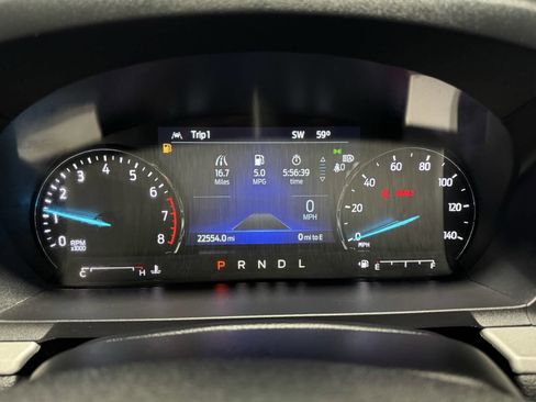 Used 2022 Ford Explorer XLT w/ Equipment Group 202A image 9