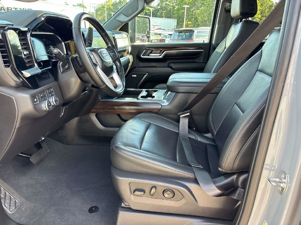Used 2024 GMC Sierra 2500 SLT w/ SLT Premium Package AWD/4WD image 16