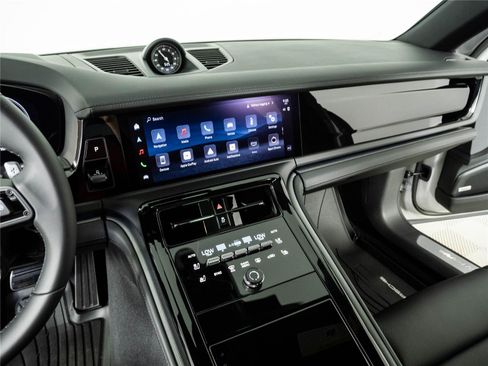 New 2026 Porsche Panamera image 13