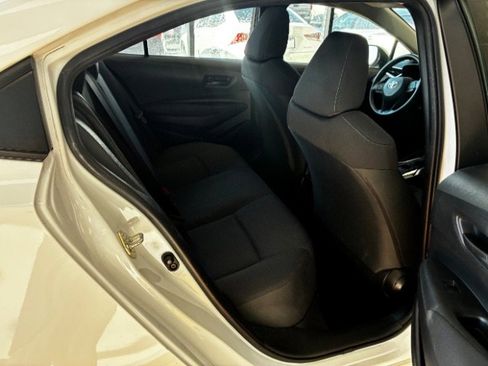 Used 2022 Toyota Corolla LE FWD image 32