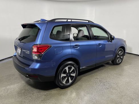 Used 2017 Subaru Forester 2.5i Premium w/ Popular Package #2A AWD/4WD image 3