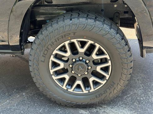 Used 2025 RAM 2500 Limited AWD/4WD image 7