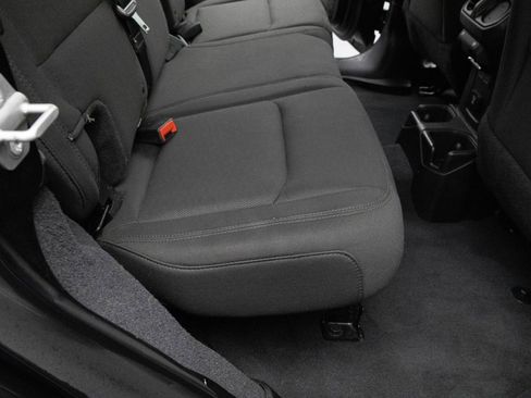 Used 2018 Jeep Wrangler Unlimited Sahara w/ Uconnect 4C Nav & Sound Group image 35